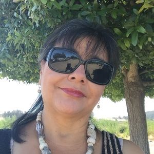 Meet your Posher, Angela